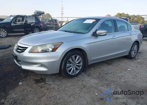 2011 Honda Accord 3.5 Ex z USA, uszkodzony, nr VIN 1HGCP3F75BA021696